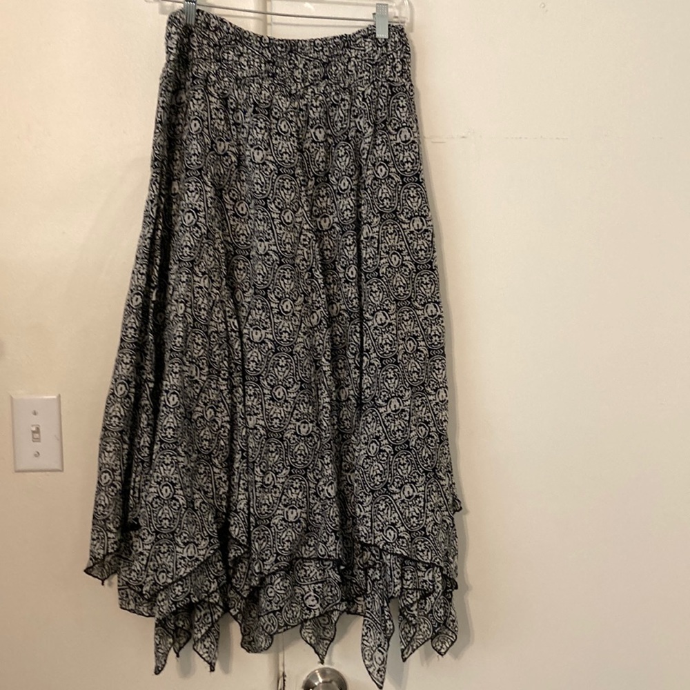 Black and White Handkerchief Lined Long Skirt